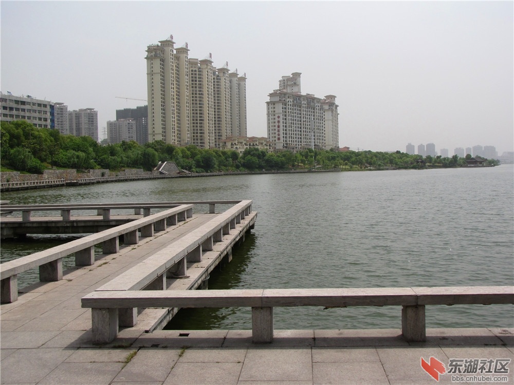 磁湖北岸一角.jpg