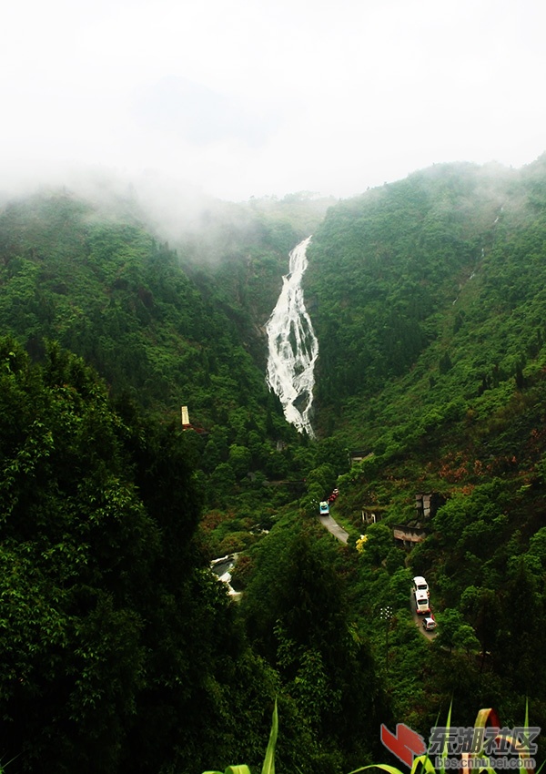 黄袍山白水岩瀑布3x.jpg