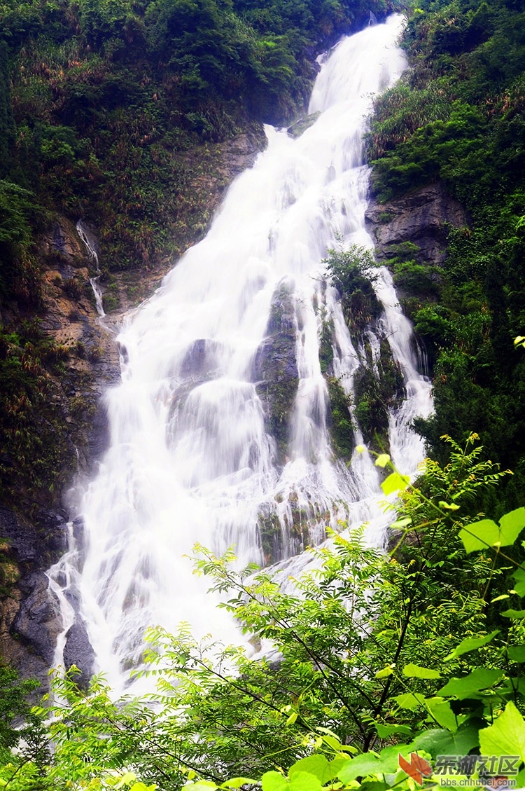 黄袍山白水岩瀑布10x.jpg