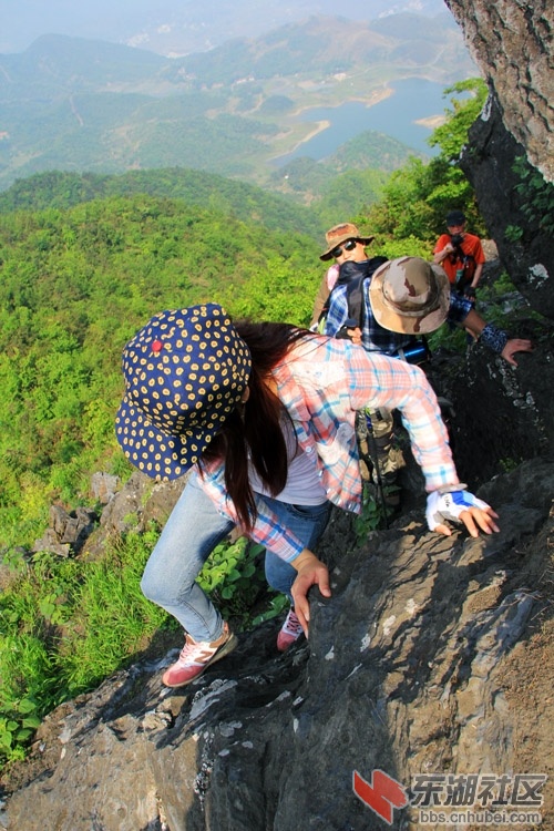 51通城县黄袍山425.jpg