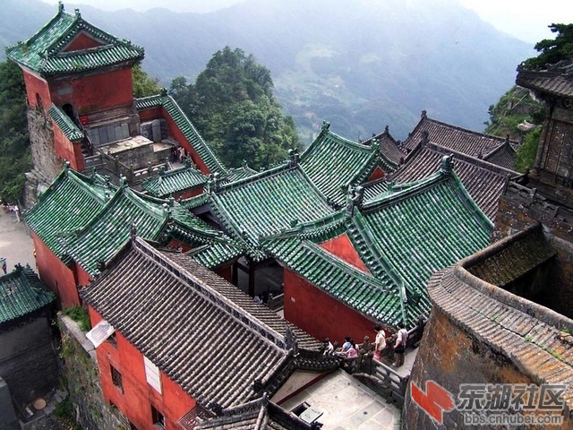 09岸然道貌——湖北武当山1.jpg