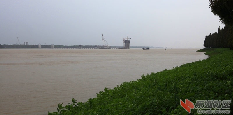 蒙东铁路荆州大桥施工2.jpg