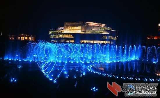 喷泉夜景.jpg