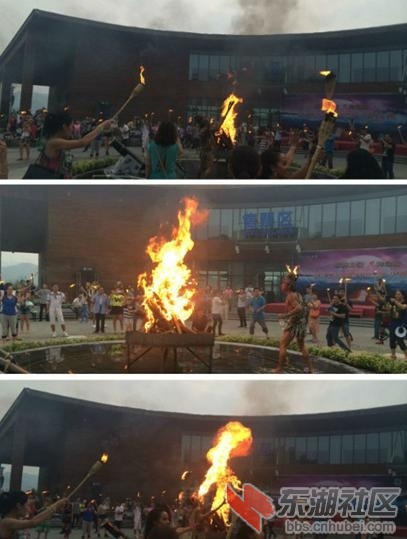 武当太极湖火把狂欢的篝火.jpg