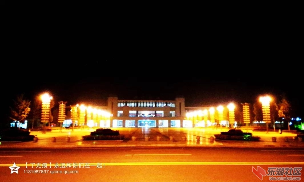 08大悟火车站（孝感北站）站前广场夜景.jpg