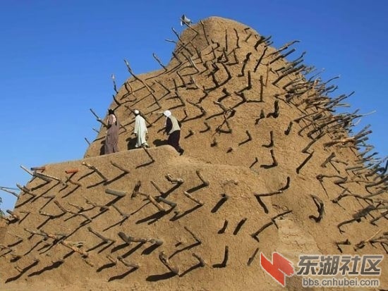 5. 马里阿斯基亚墓地.jpg
