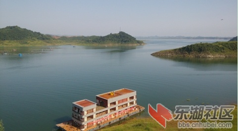 观景台看太极湖最美的湖光山色.jpg