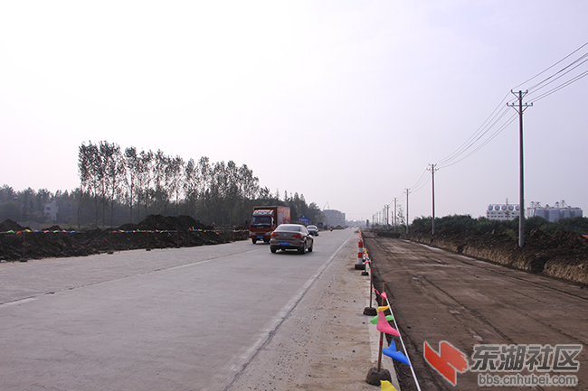周邦至胡场公路的路面改扩建
