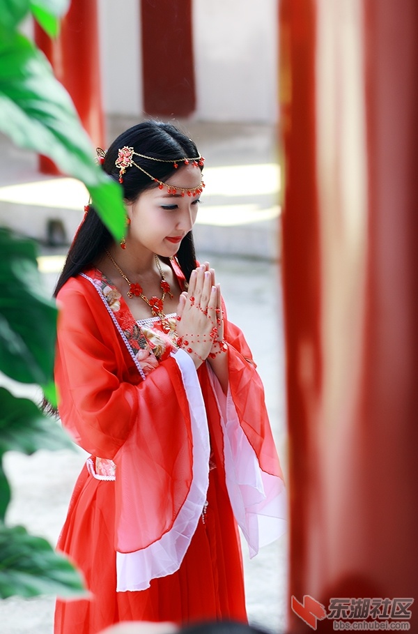 通城县黄袍山古装美女x20.jpg