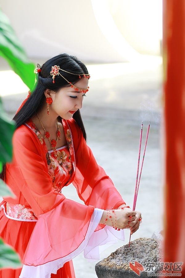 通城县黄袍山古装美女x19.jpg