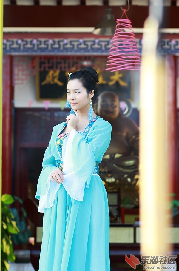 通城县黄袍山古装美女x21.jpg