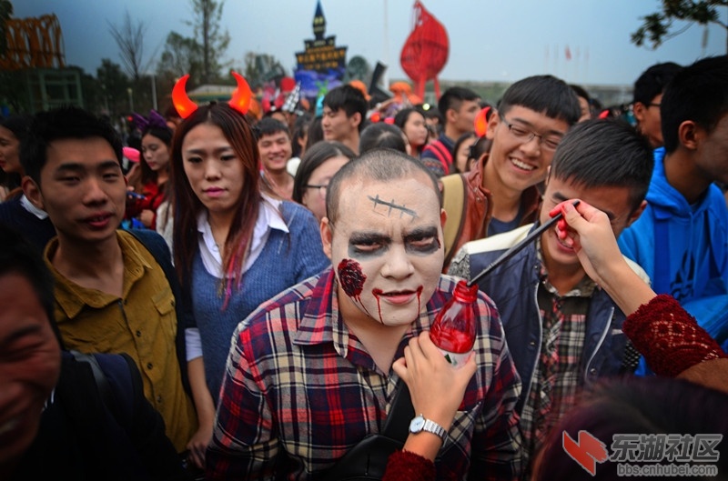 欢乐谷“万圣“妆”鬼你最型”化妆现场