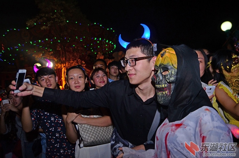 欢乐谷“幽灵盛典大巡游”-01_副本.jpg