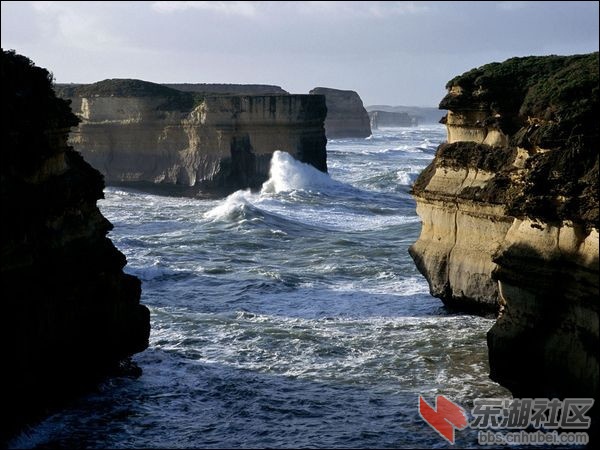 4石灰岩峭壁.jpg