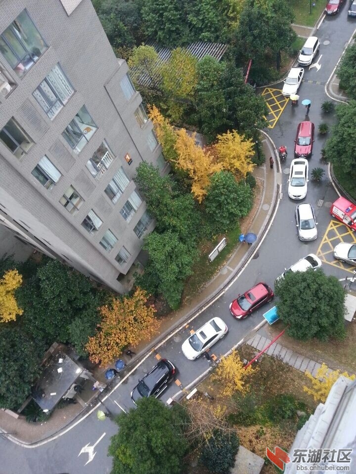 小区出口