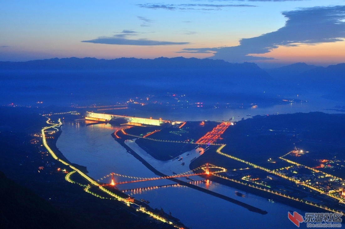 三峡夜色.jpg
