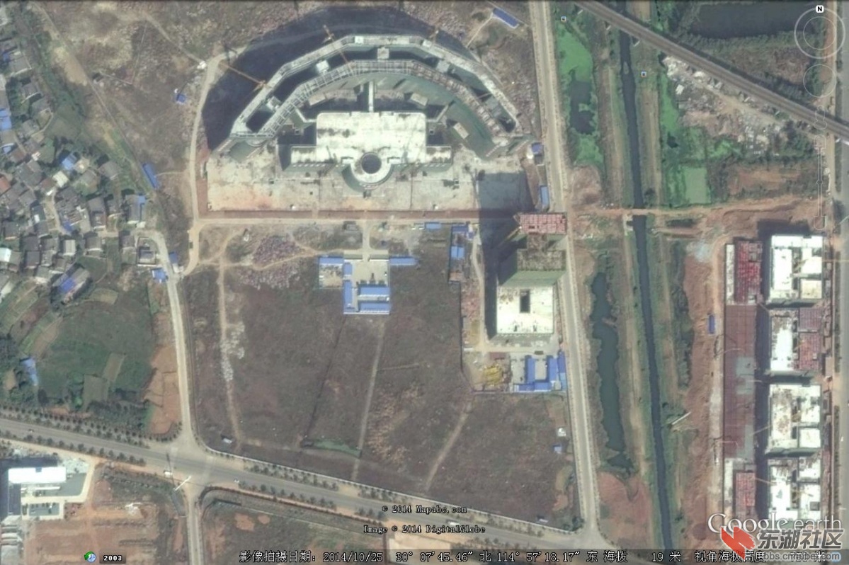 大冶市金融服务中心 卫星地图2014年10月25日拍摄.jpg