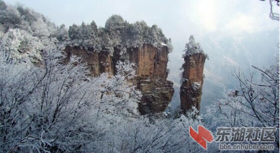 张家界山峰.jpg