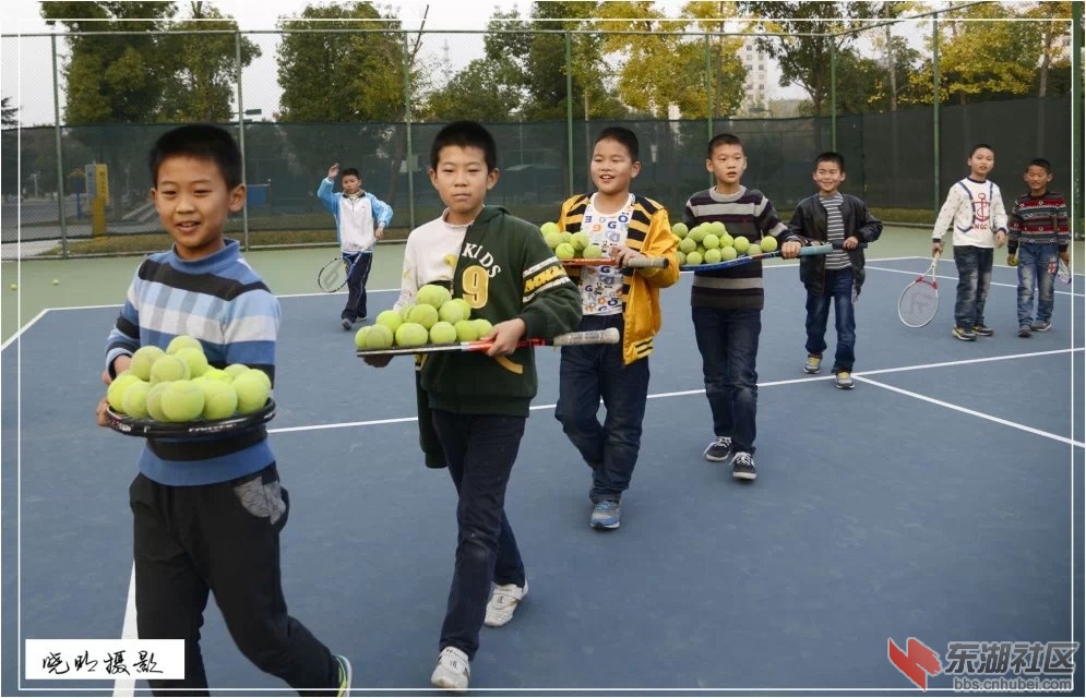 11月19日，实验小学向良睿、新市一小叶炜凡、唐轶成、严舒畅等4名同学利用下午放学时.jpg