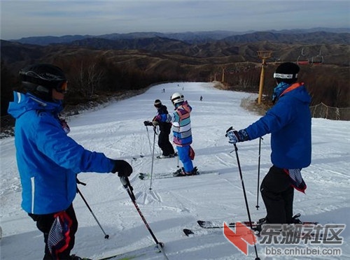 崇礼县滑雪场.jpg
