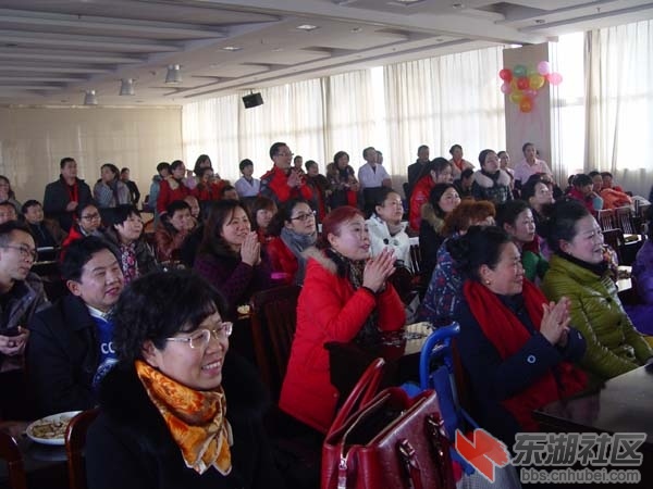 精彩的表演赢得观众阵阵掌声