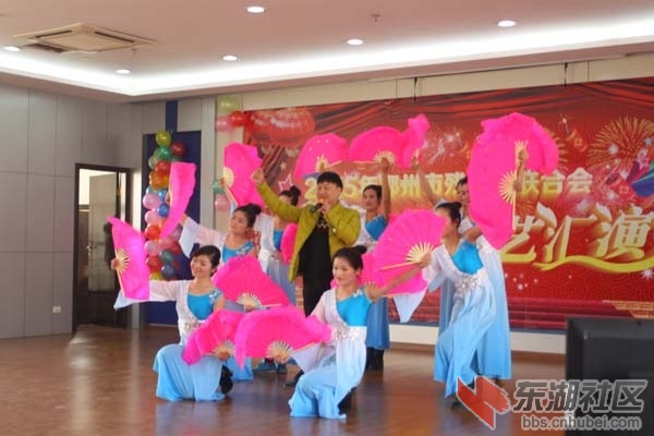 市特殊教育学校师生歌伴舞《爱在天地间》