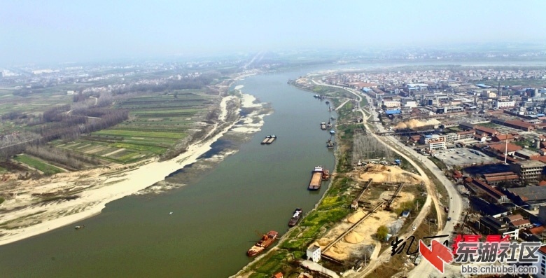 汉江两岸.jpg