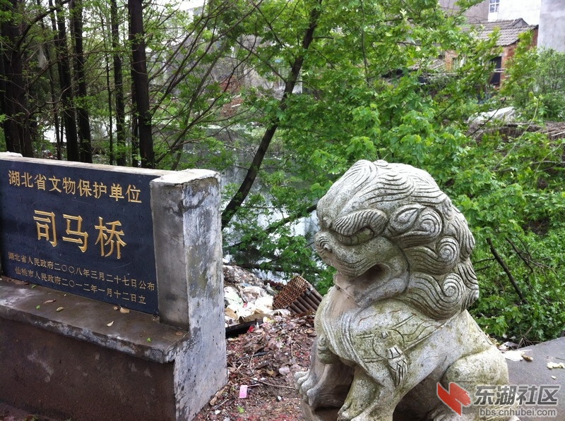 这边是一对狮子（文殊坐骑）