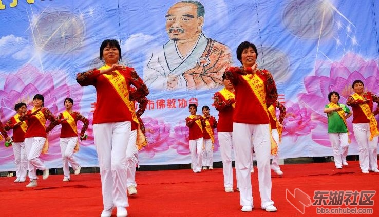 逛庙会，赏民俗；现场图片系列之四，健身球