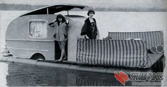 9悬浮的房车.jpg