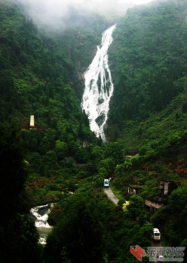 A1黄袍山白水岩瀑布1.jpg