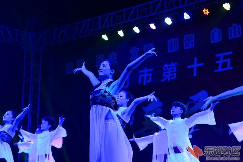 9舞蹈《腾飞》_副本.jpg
