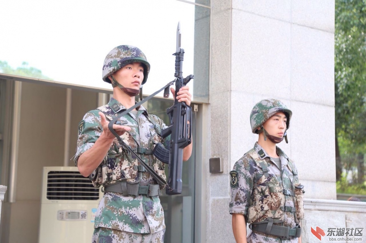士兵换岗4.jpg