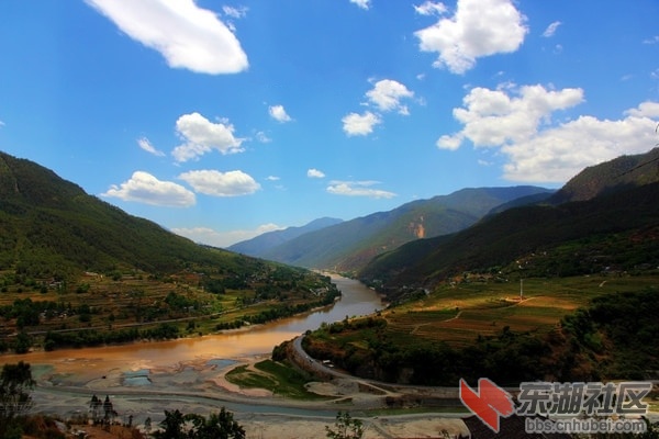 9徒步虎跳峡.jpg