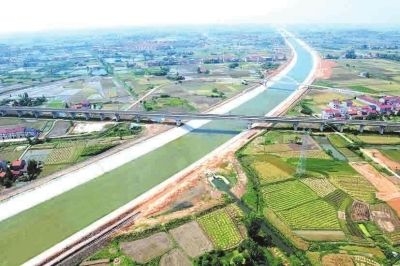 长江水从荆州区李埠镇龙洲垸，高石碑镇汇入汉江.jpg