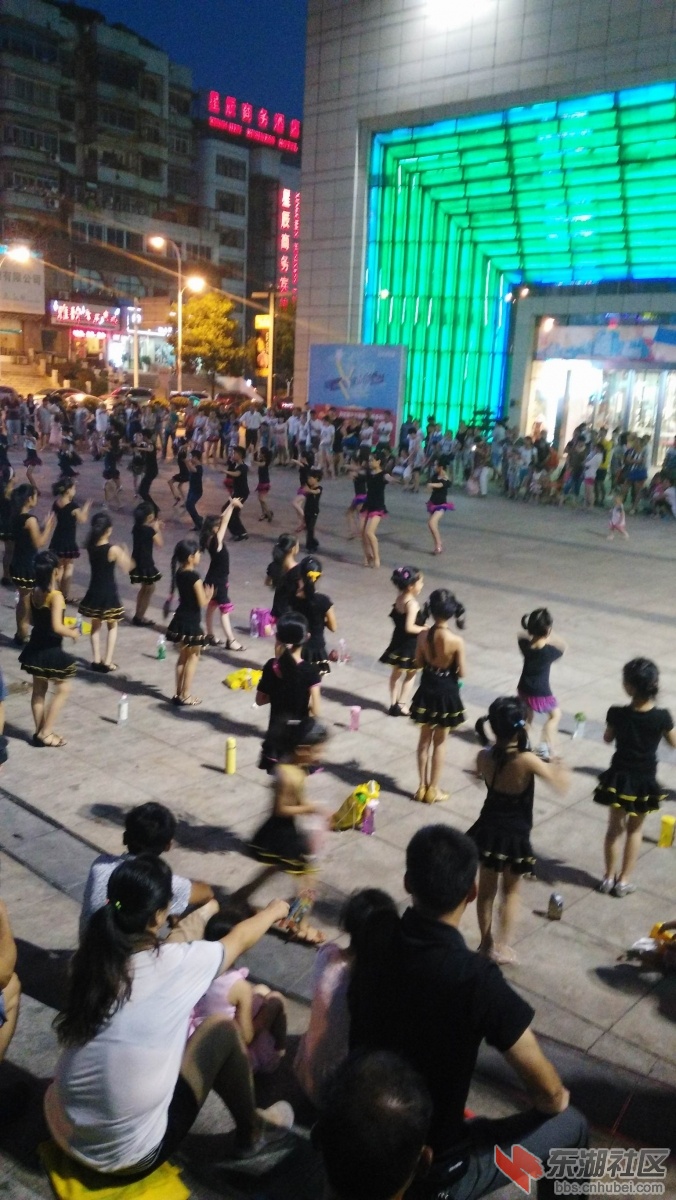 万达门前