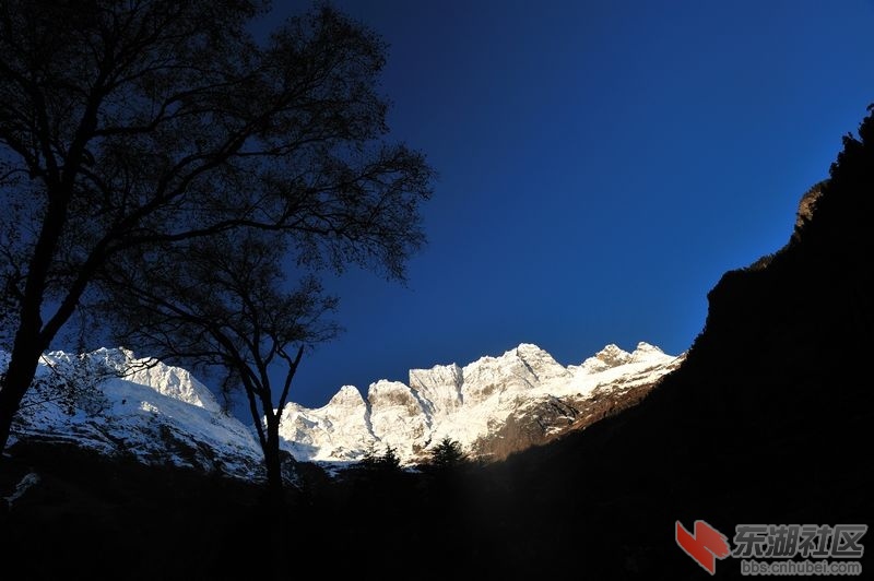 10梅里雪山神瀑布风光4.jpg