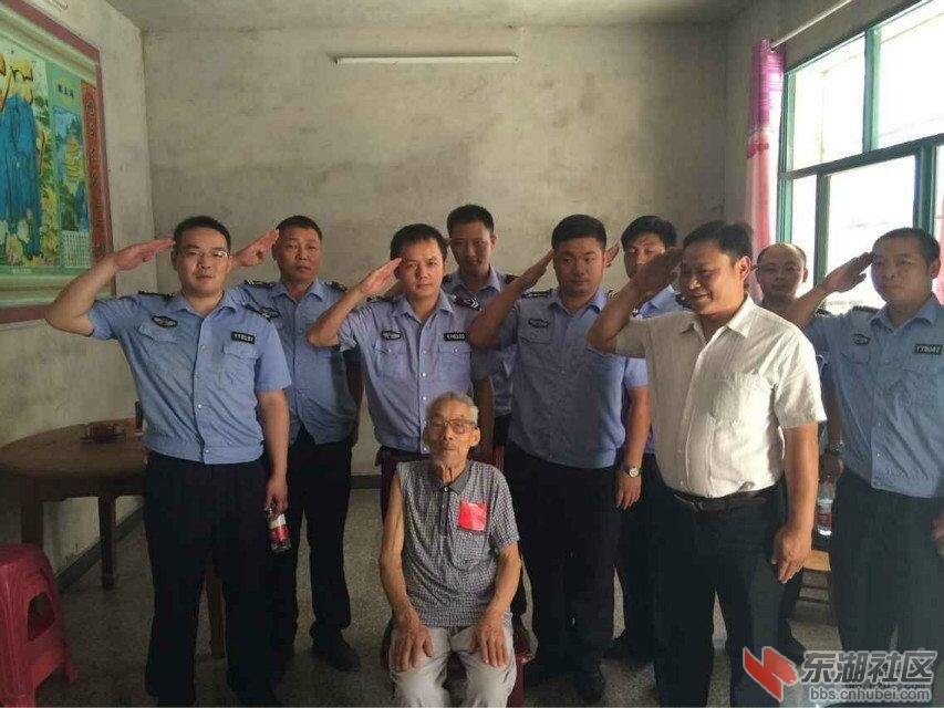 向抗日英雄致敬