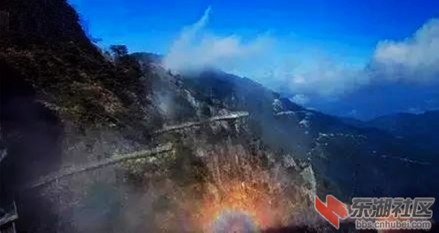 6、宜春明月山青云栈道.jpg