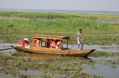 汉江湿地三矶斗乘船1.jpg