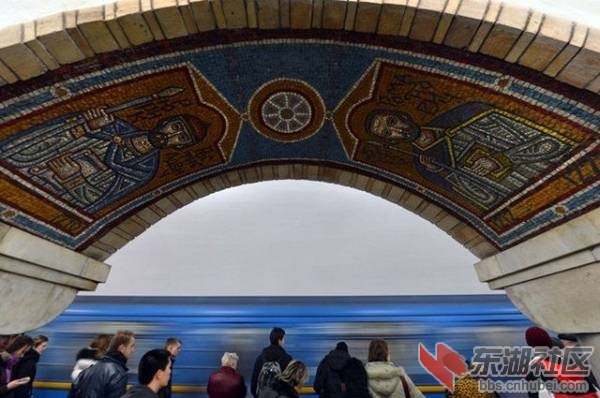 12、基辅的Zoloti Vorota地铁站.jpg