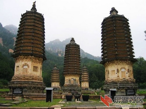 7栖岩寺塔林.jpg