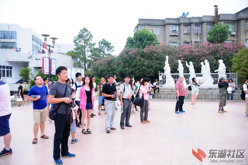 参观 烈士陵园12.JPG