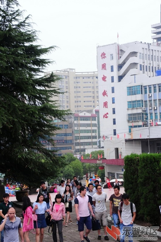 参观 烈士陵园13.JPG