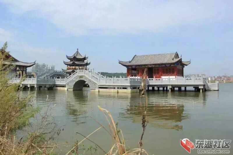 沧浪亭（余秋雨题字）