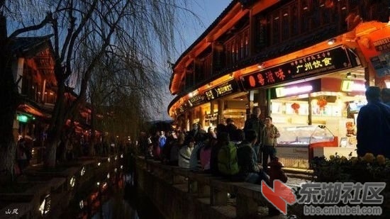 10丽江古城四方街.jpg
