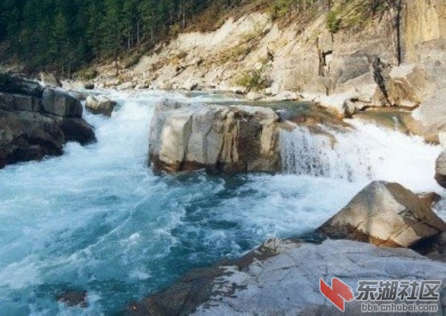 17阿普萨特河瀑布.jpg