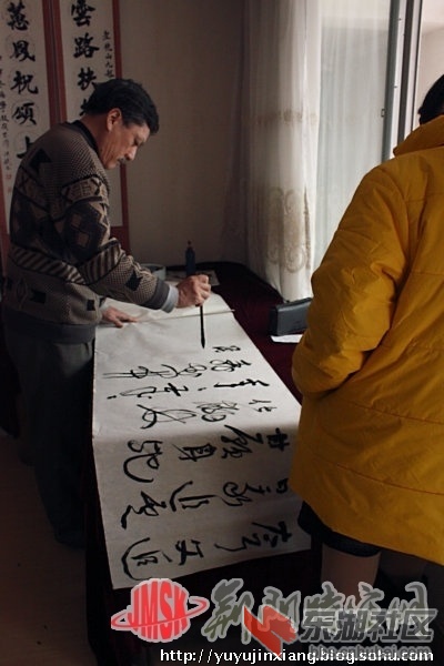 12810595bc7g215.jpg
