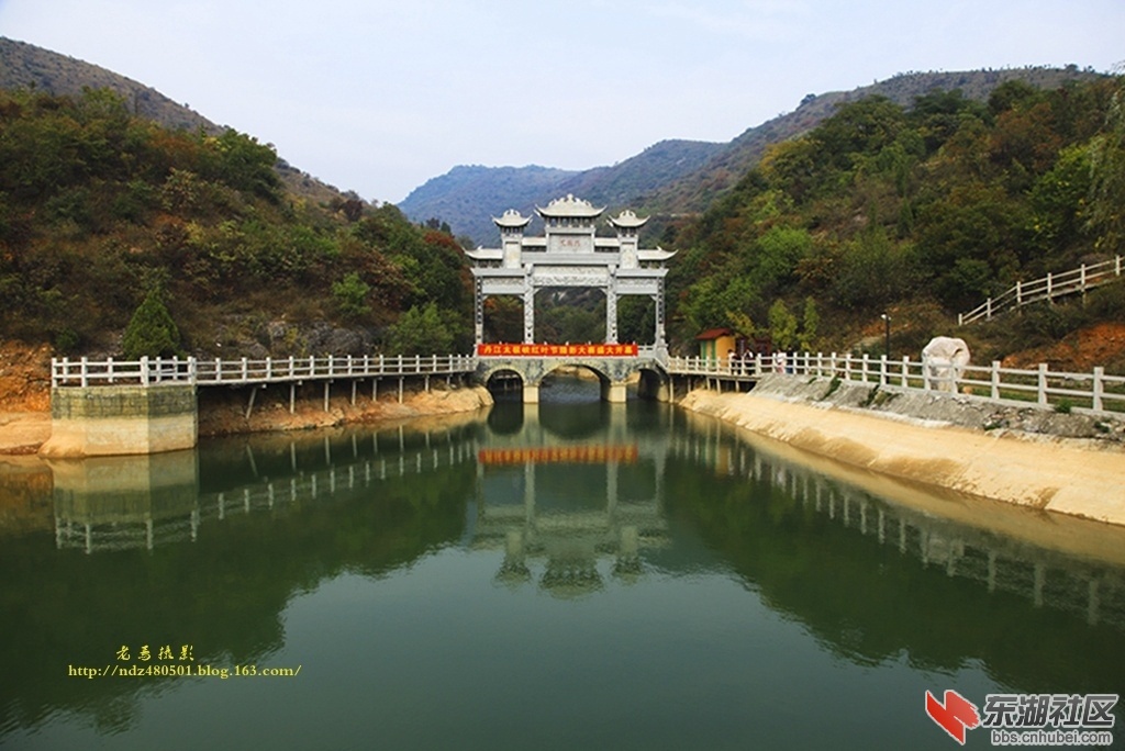 太极峡谷大门.jpg
