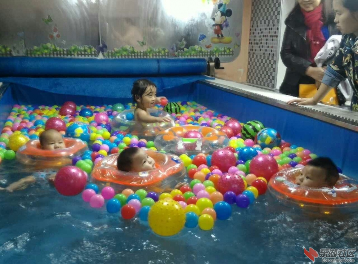 婴幼儿游泳.jpg
